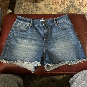 LOFT Frayed Hem Jean Shorts in Classic Blue